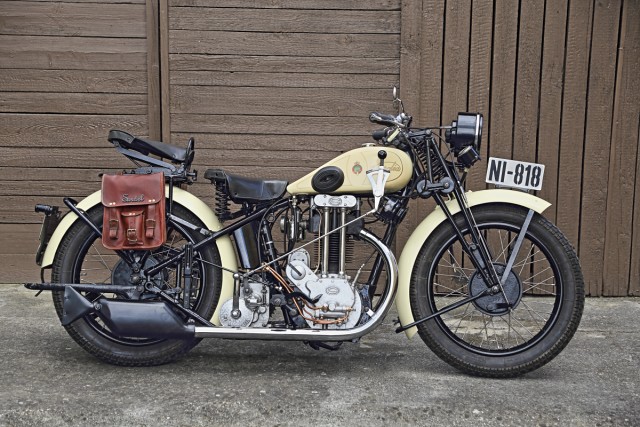 Sarol�a 24U, Vojt�ch �varc