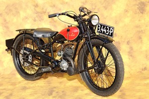 Sarol�a 32U, Vojt�ch �varc